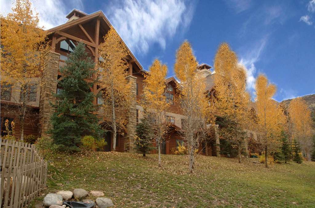 Lodge At Brookside Avon Village 외부 사진