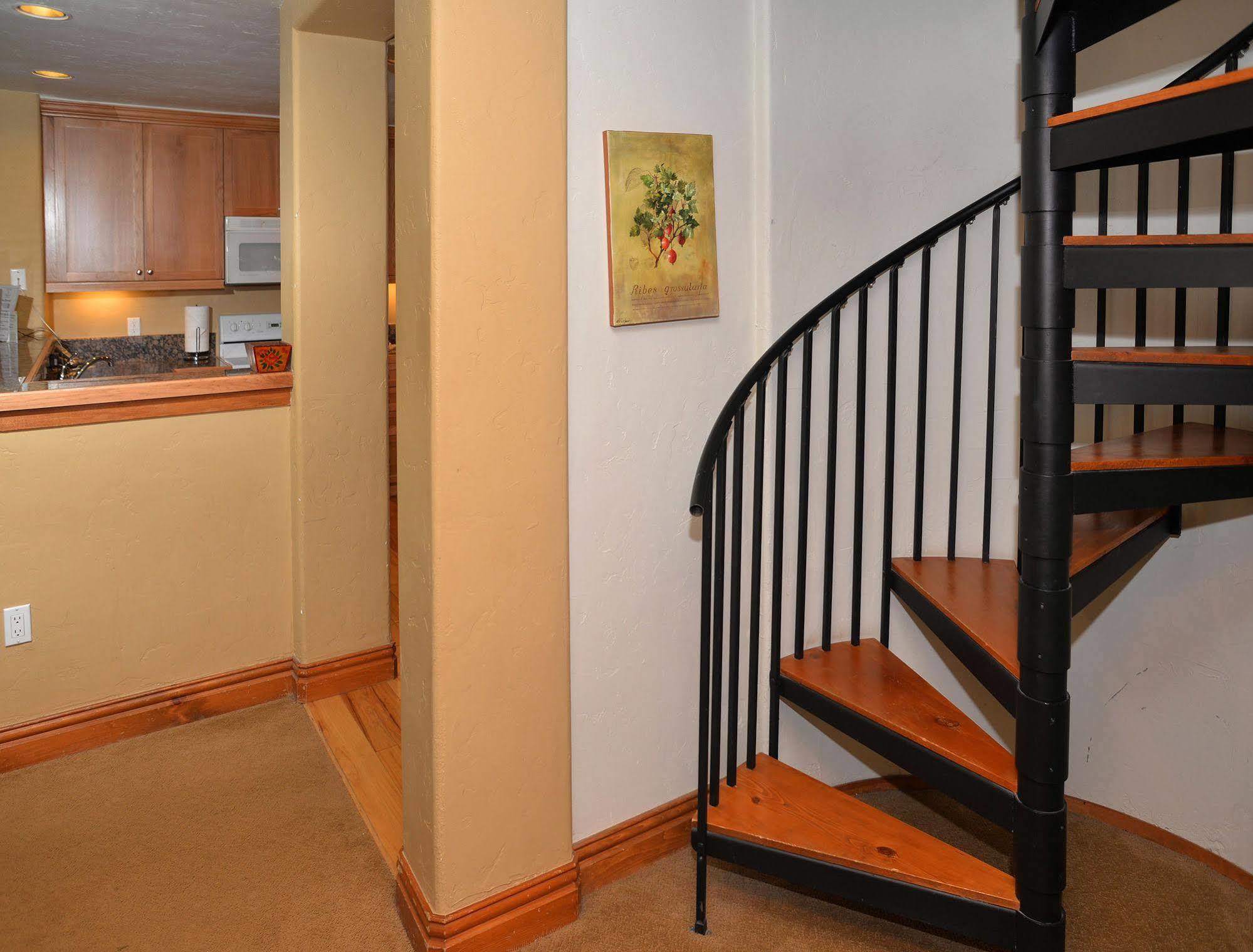 Lodge At Brookside Avon Village 외부 사진