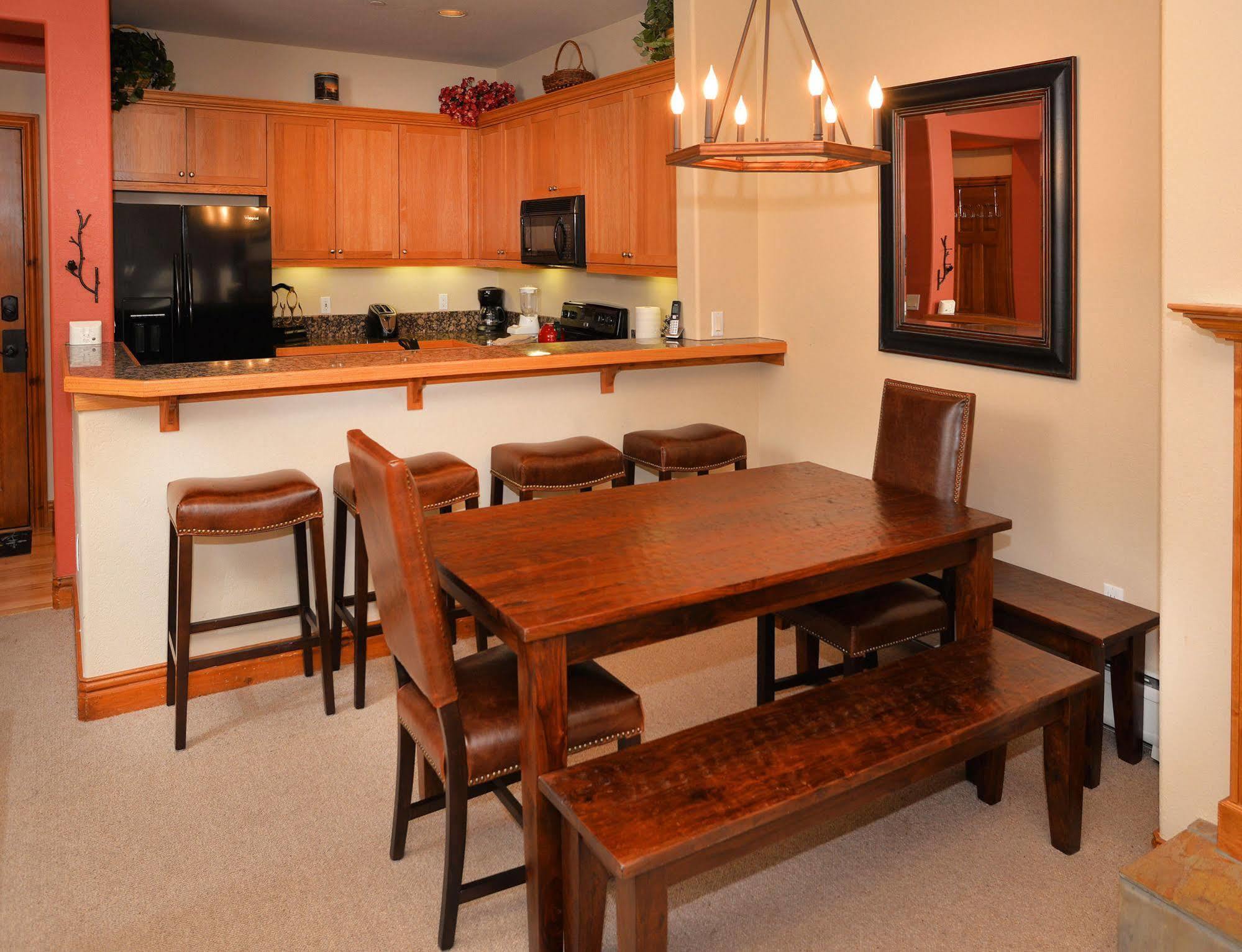 Lodge At Brookside Avon Village 외부 사진