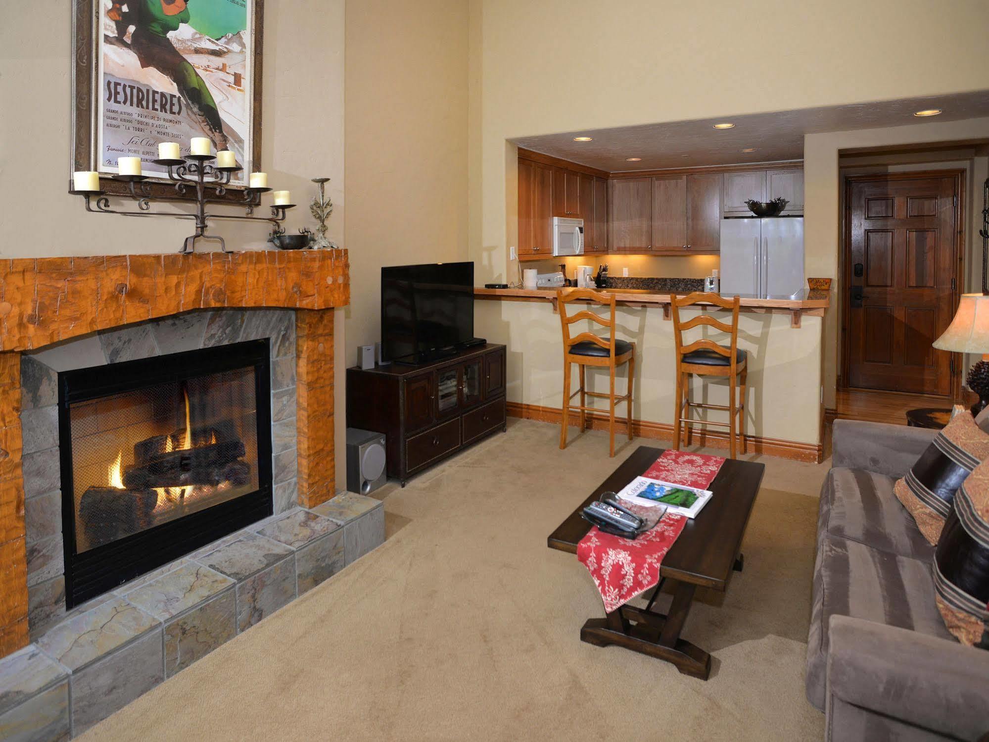 Lodge At Brookside Avon Village 외부 사진