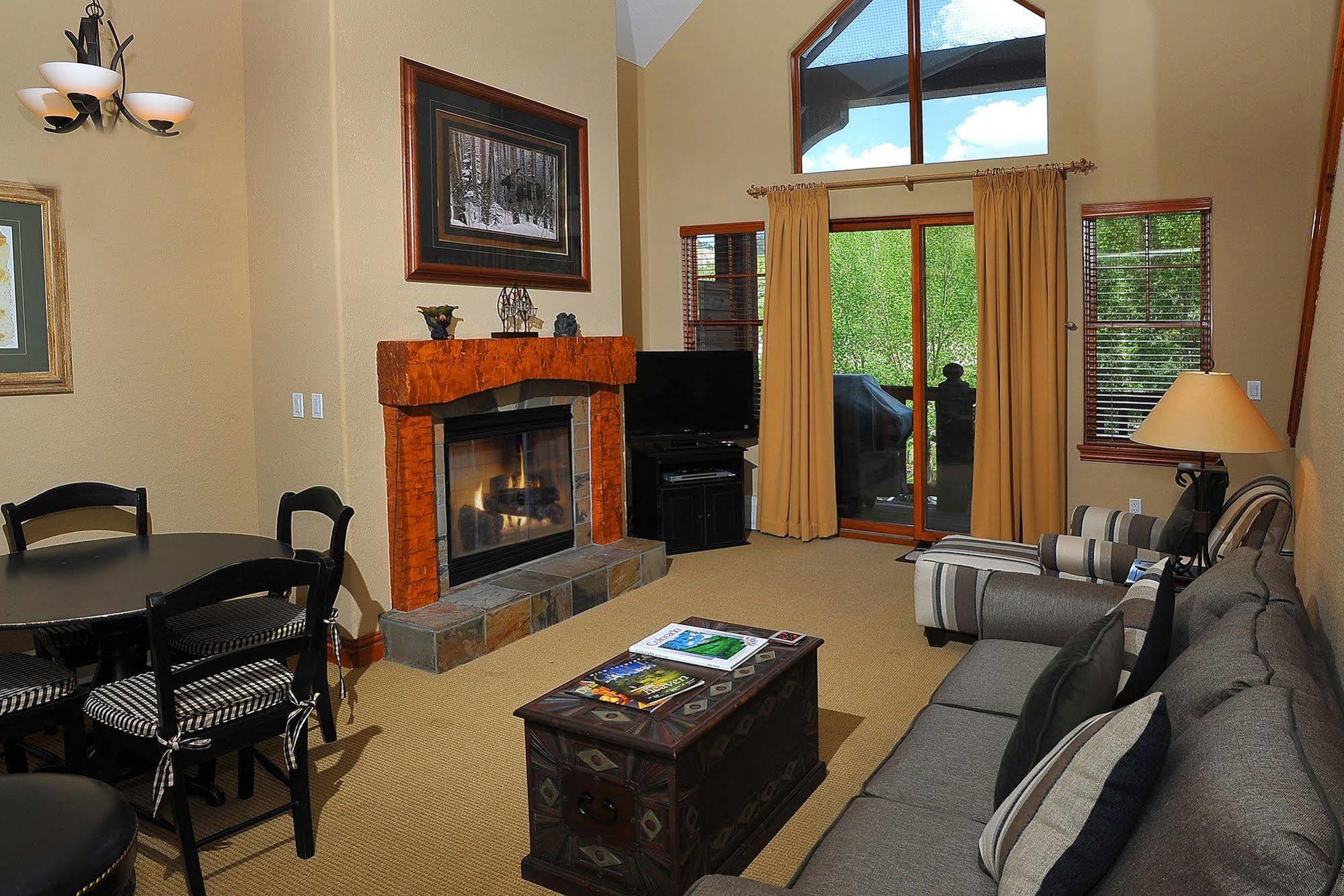 Lodge At Brookside Avon Village 외부 사진