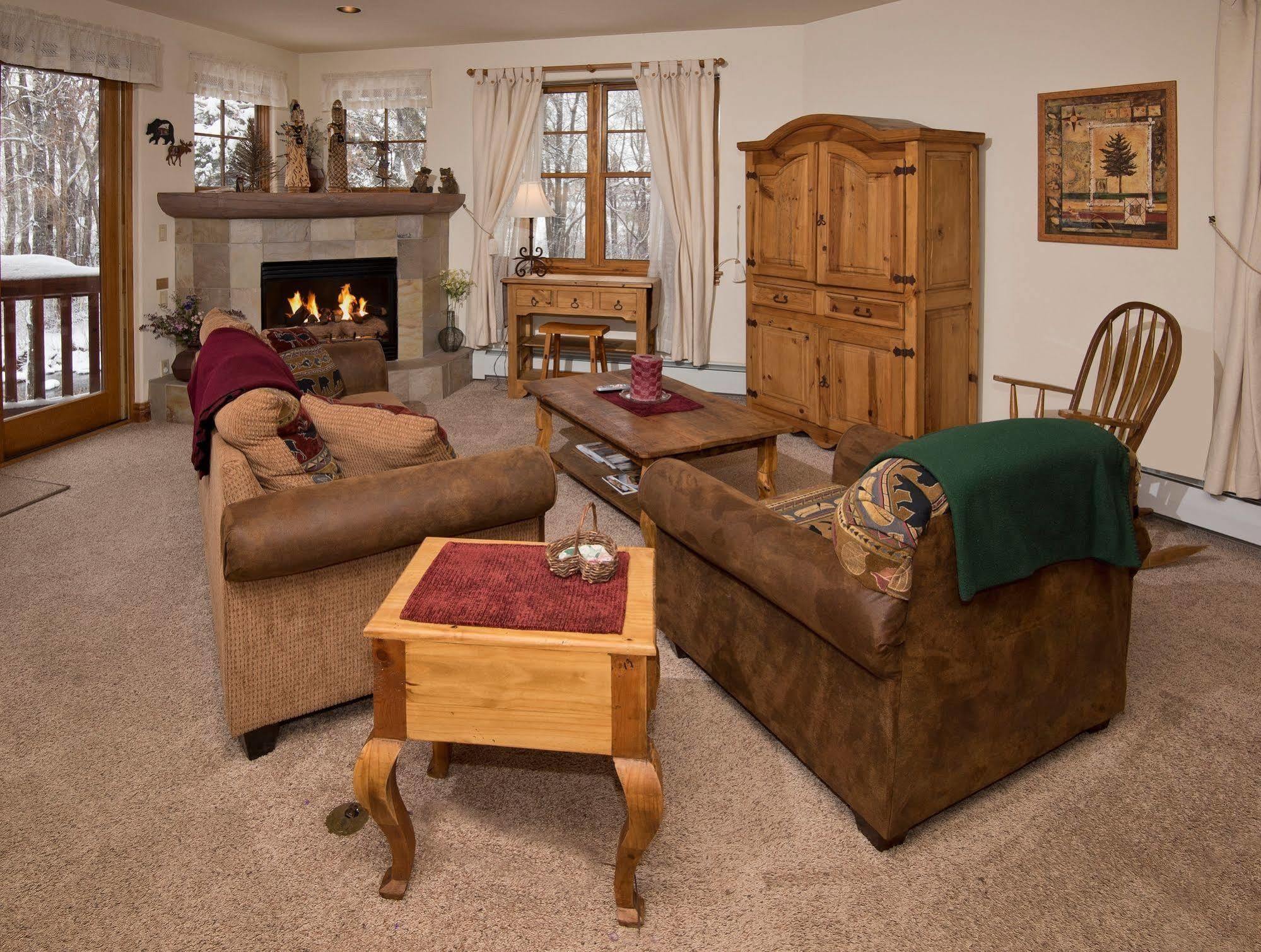 Lodge At Brookside Avon Village 외부 사진