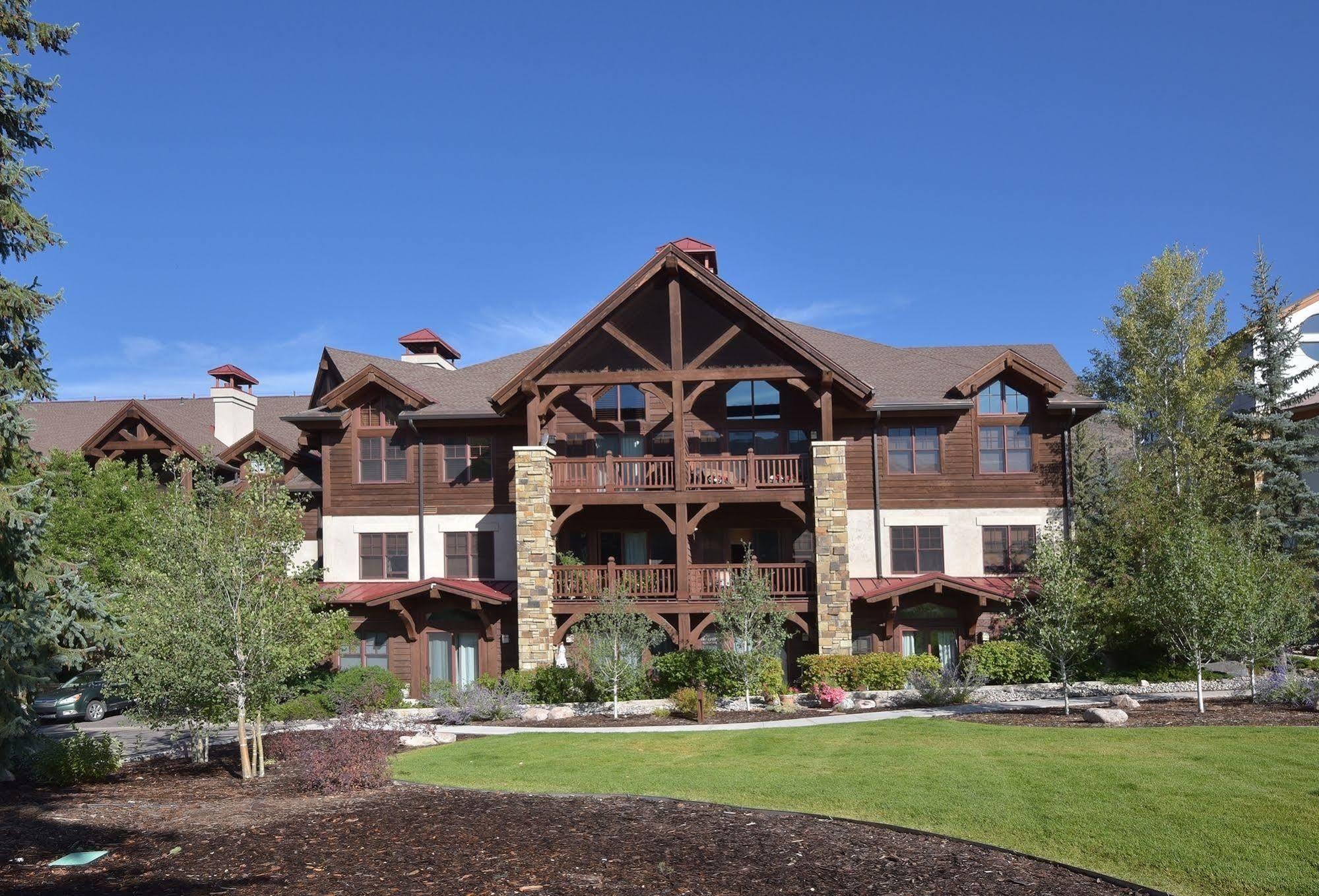 Lodge At Brookside Avon Village 외부 사진