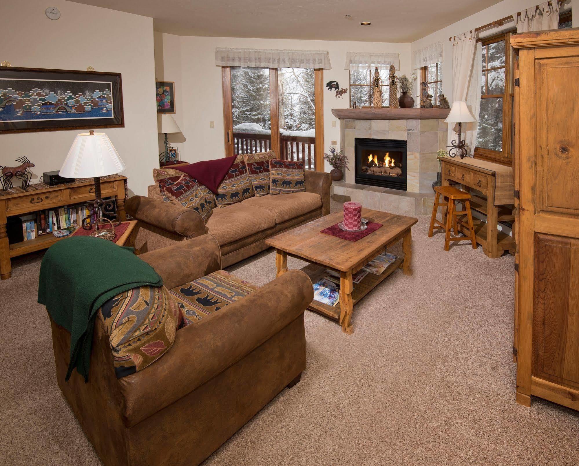Lodge At Brookside Avon Village 외부 사진